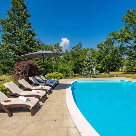 וילה Holiday House With Swimming Pool Viskovo