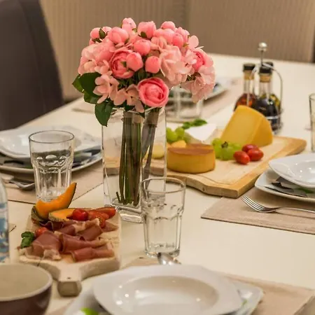 Villa Holiday House With Swimming Pool