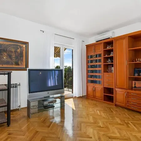 Villa Holiday House With Swimming Pool