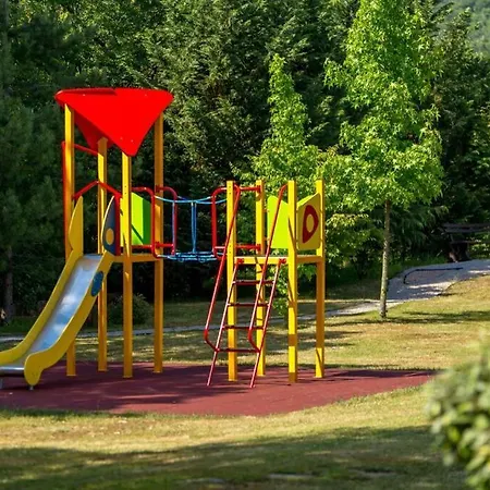 Holiday House With Swimming Pool