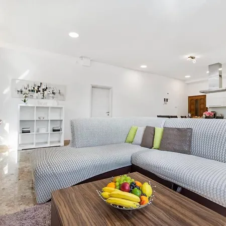 Holiday House With Swimming Pool * Viskovo