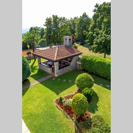 Holiday House With Swimming Pool Vila *