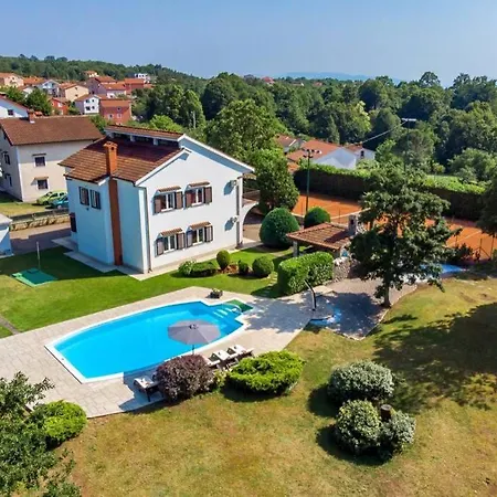 Vila Holiday House With Swimming Pool *
