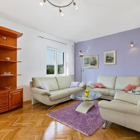 Holiday House With Swimming Pool Viskovo