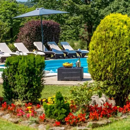 Villa Holiday House With Swimming Pool *