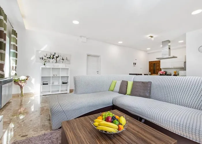 Holiday House With Swimming Pool * Viskovo