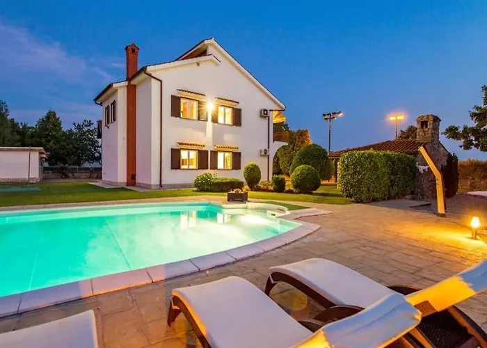 Villa Holiday House With Swimming Pool Viskovo