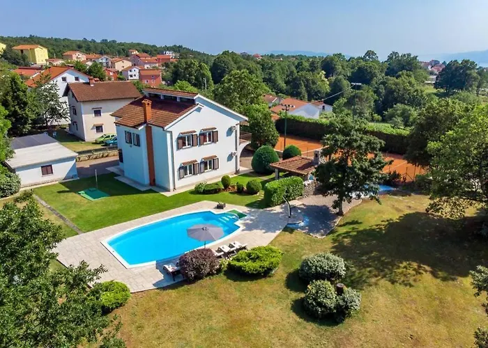 Villa Holiday House With Swimming Pool *