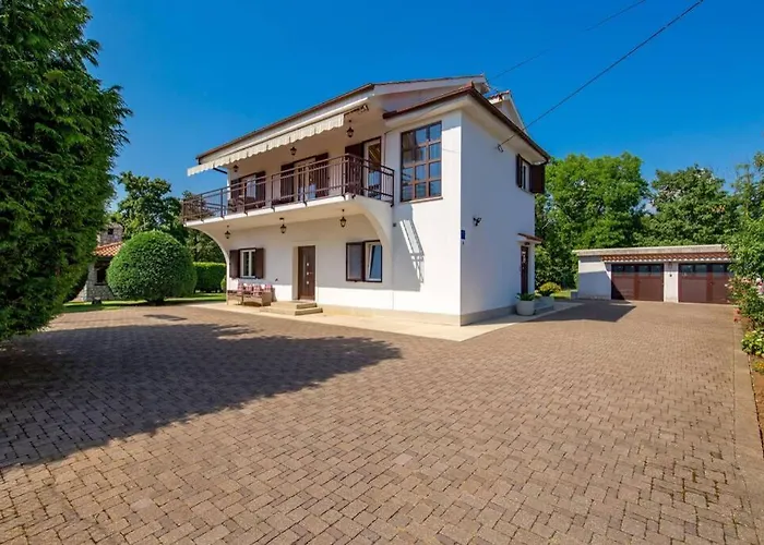 Villa Holiday House With Swimming Pool Viskovo