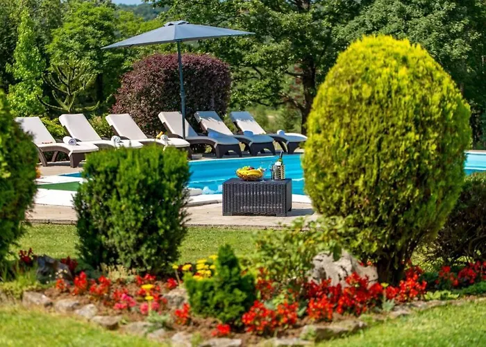 Villa Holiday House With Swimming Pool *